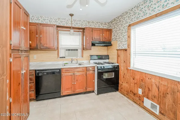 $575,000 | 20 North Main Street, Marlboro, NJ 07746