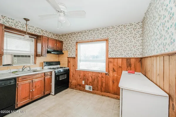 $575,000 | 20 North Main Street, Marlboro, NJ 07746