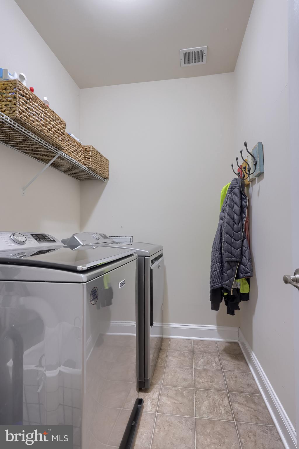 938 Stonehaven Way York, PA 17403 - Photo 26 of 45 a view of walk in closet