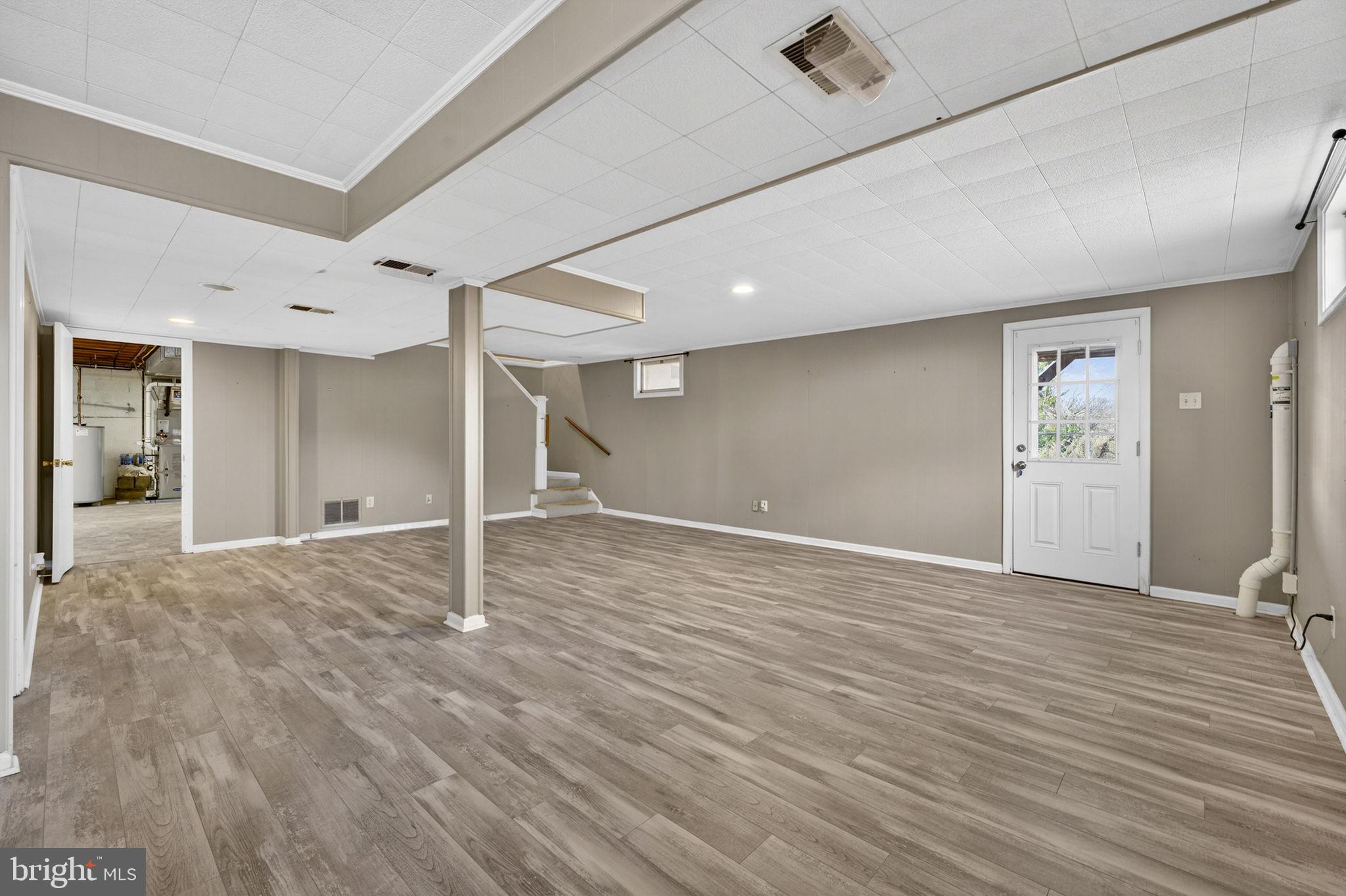 660 Foxcroft Road Warrenton, VA 20186 - Photo 20 of 24 a view of empty room with wooden floor