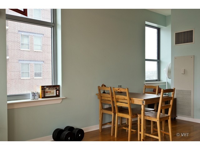 511 West Division Street, Unit 312 Chicago, IL 60610 - Photo 5 of 10 a view of dining room and window