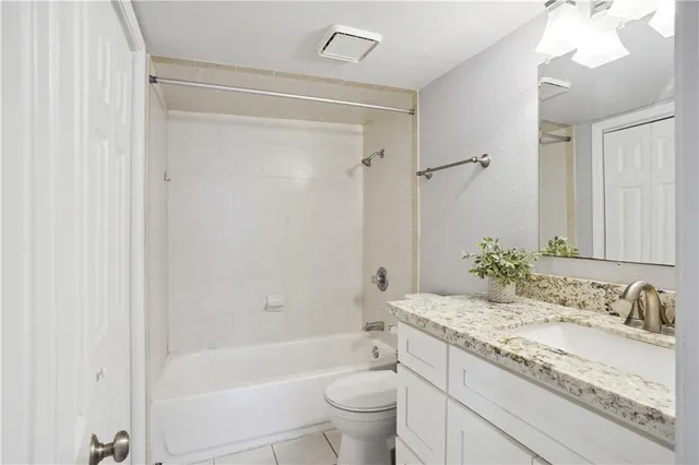 $1,950 | 940 North Carrollton Avenue, Unit A, New Orleans, LA 70119