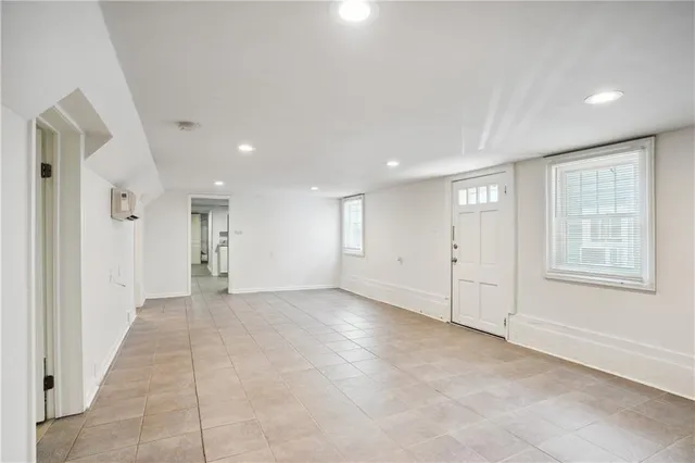 $1,950 | 940 North Carrollton Avenue, Unit A, New Orleans, LA 70119