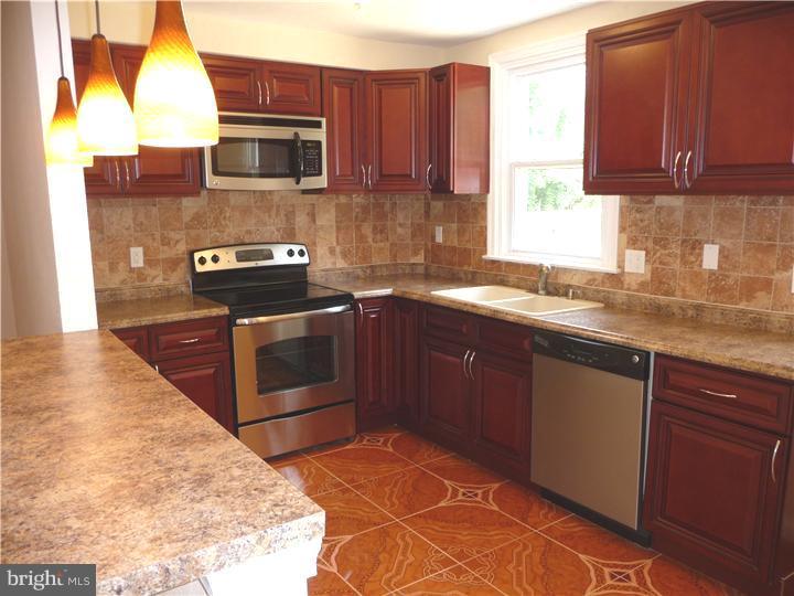 8413 Lynnewood Road Philadelphia, PA 19150 - Photo 6 of 18 Kitchen