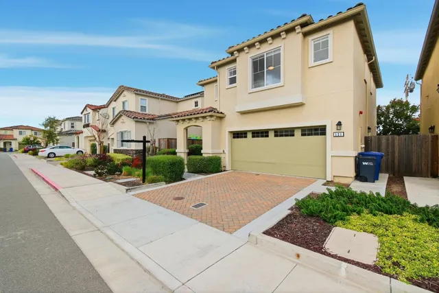 $999,000 | 121 Mountaintop Avenue, Hayward, CA 94544