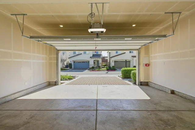 $999,000 | 121 Mountaintop Avenue, Hayward, CA 94544