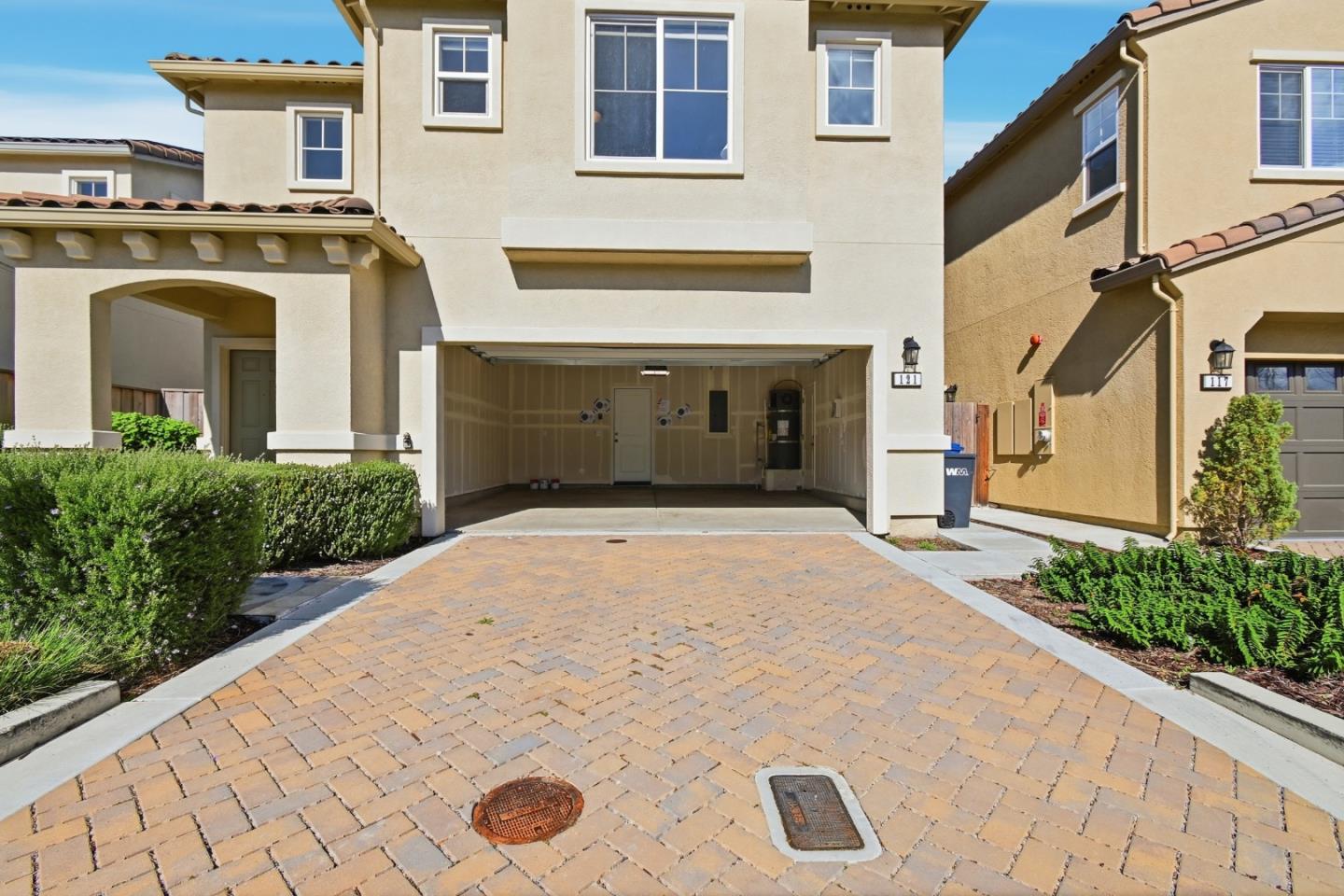 121 Mountaintop Avenue Hayward, CA 94544 - Photo 37 of 38 a front view of a house with a garden
