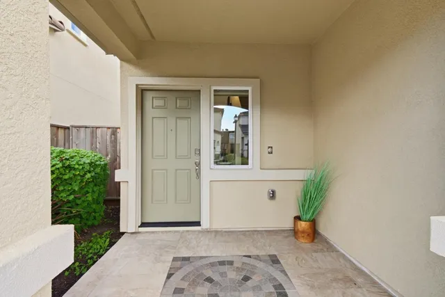 $999,000 | 121 Mountaintop Avenue, Hayward, CA 94544