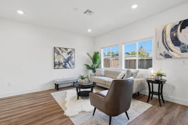 $999,000 | 121 Mountaintop Avenue, Hayward, CA 94544