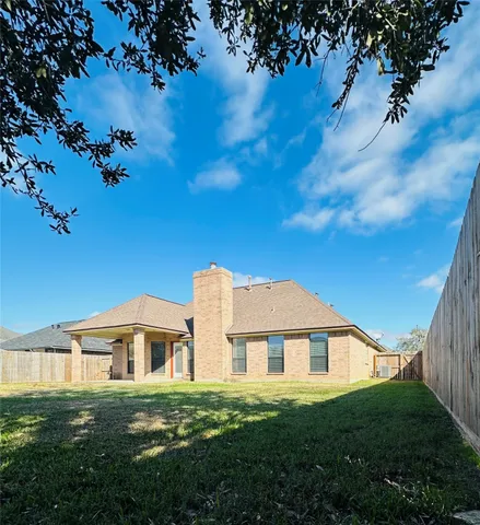 $2,150 | 117 Corkwood Street, Lake Jackson, TX 77566