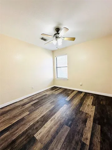 $2,150 | 117 Corkwood Street, Lake Jackson, TX 77566