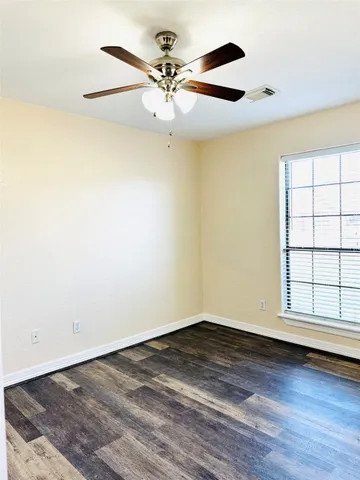 $2,150 | 117 Corkwood Street, Lake Jackson, TX 77566