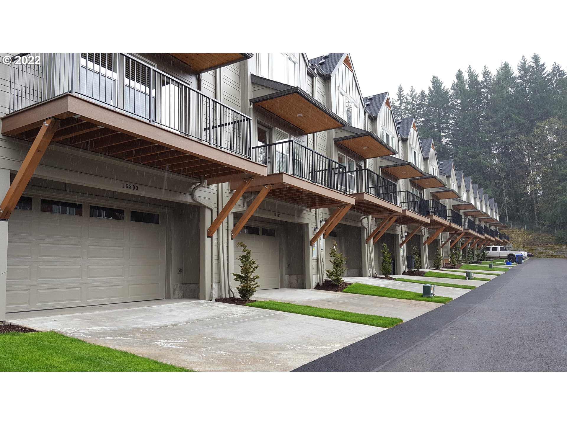 16765 Champion Way Sandy, OR 97055 - Photo 3 of 8