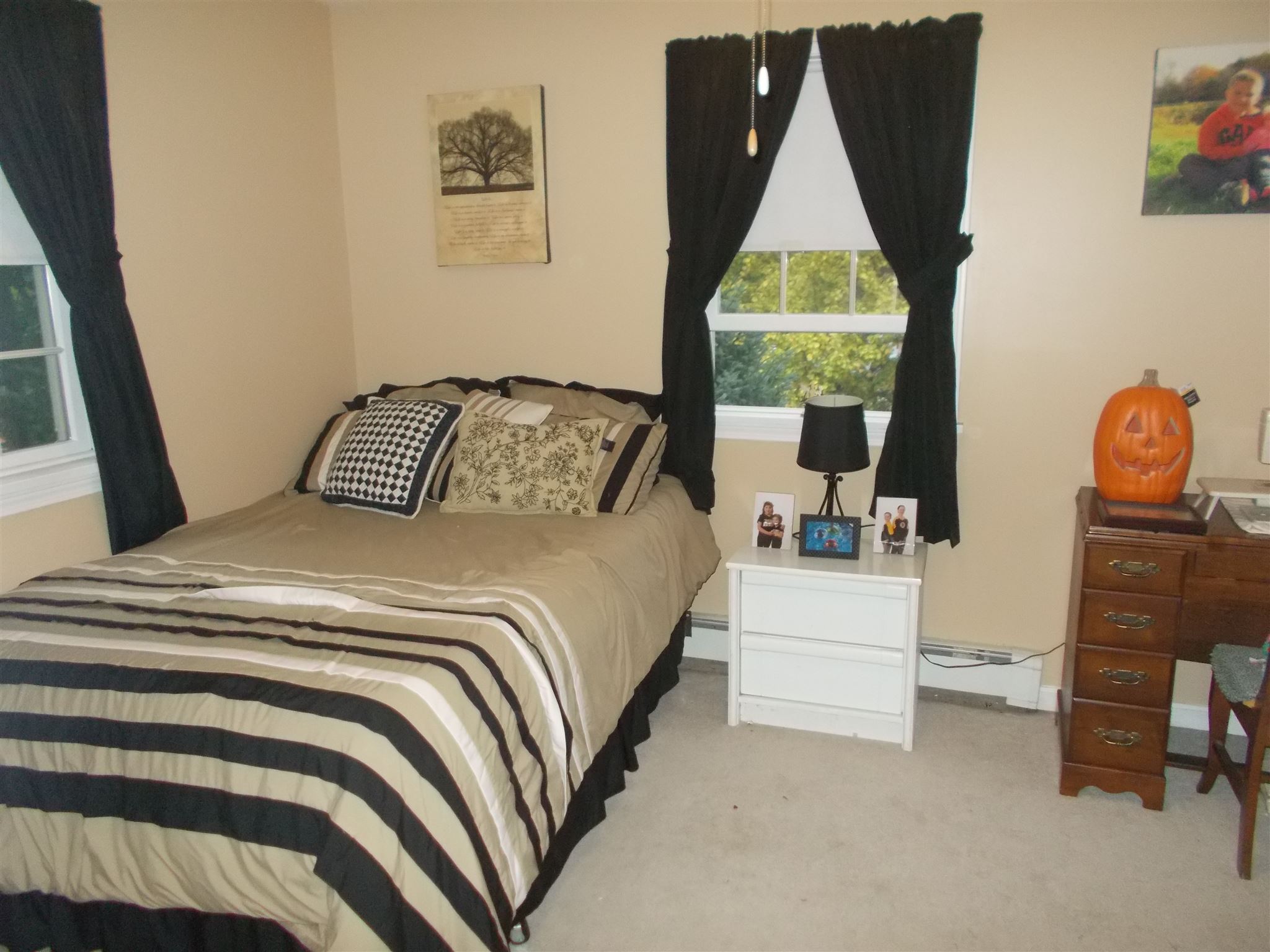 216 Sherburne Road Pelham, NH 03076 - Photo 14 of 19 Gallery Image 14
