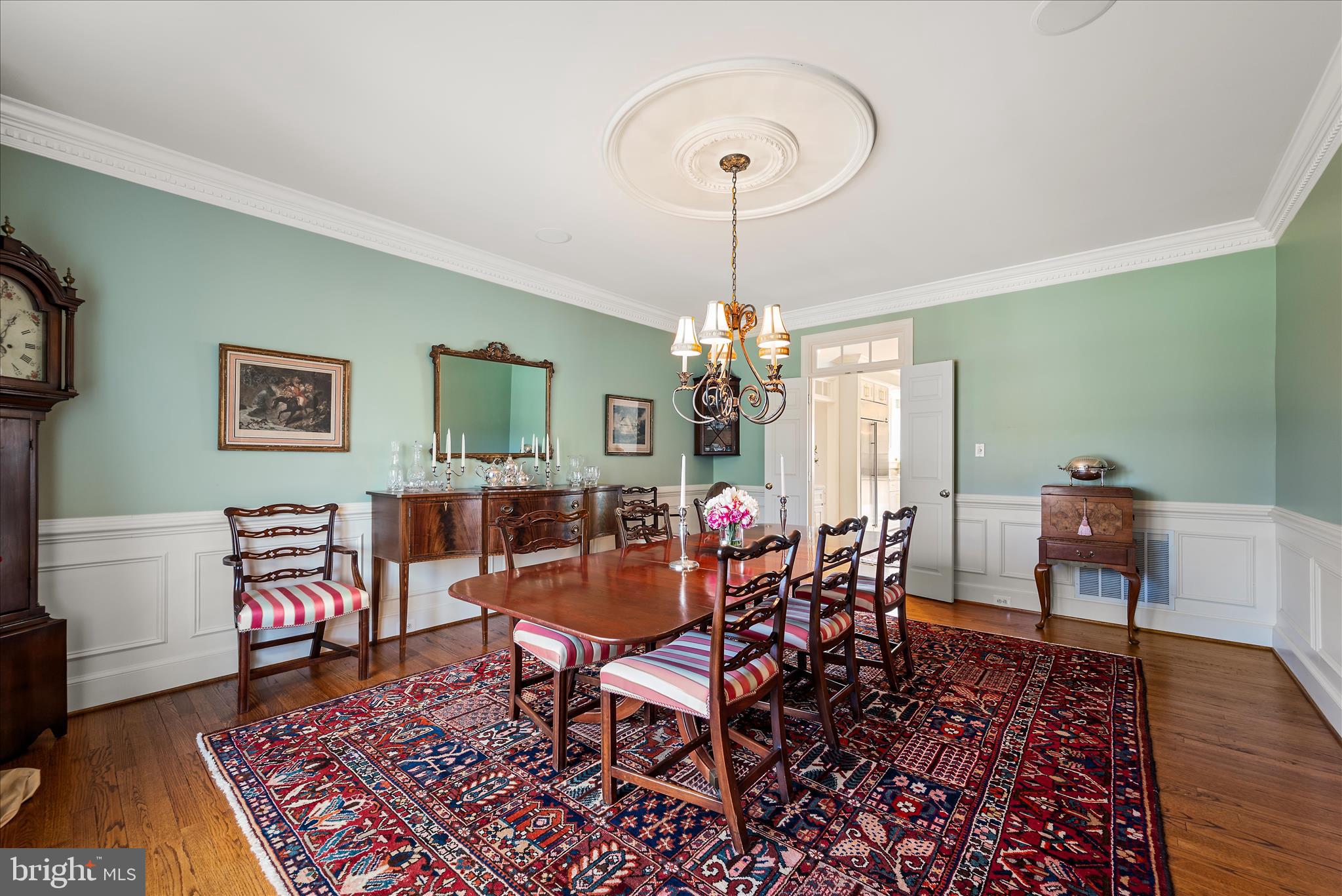 17635 Harmony Church Road Hamilton, VA 20158 - Photo 45 of 108 a view of a dining room with furniture and wooden floor