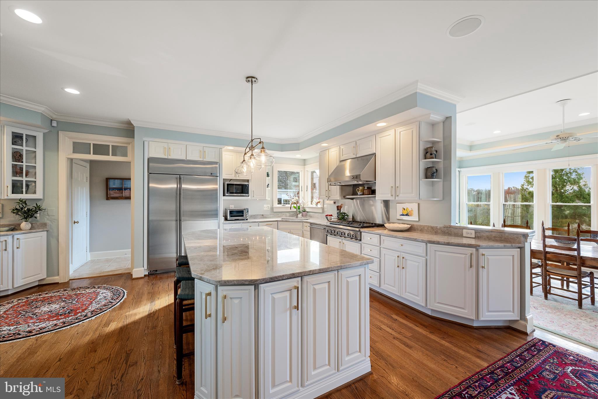 17635 Harmony Church Road Hamilton, VA 20158 - Photo 54 of 108 Kitchen hardwoods, SS appliances.