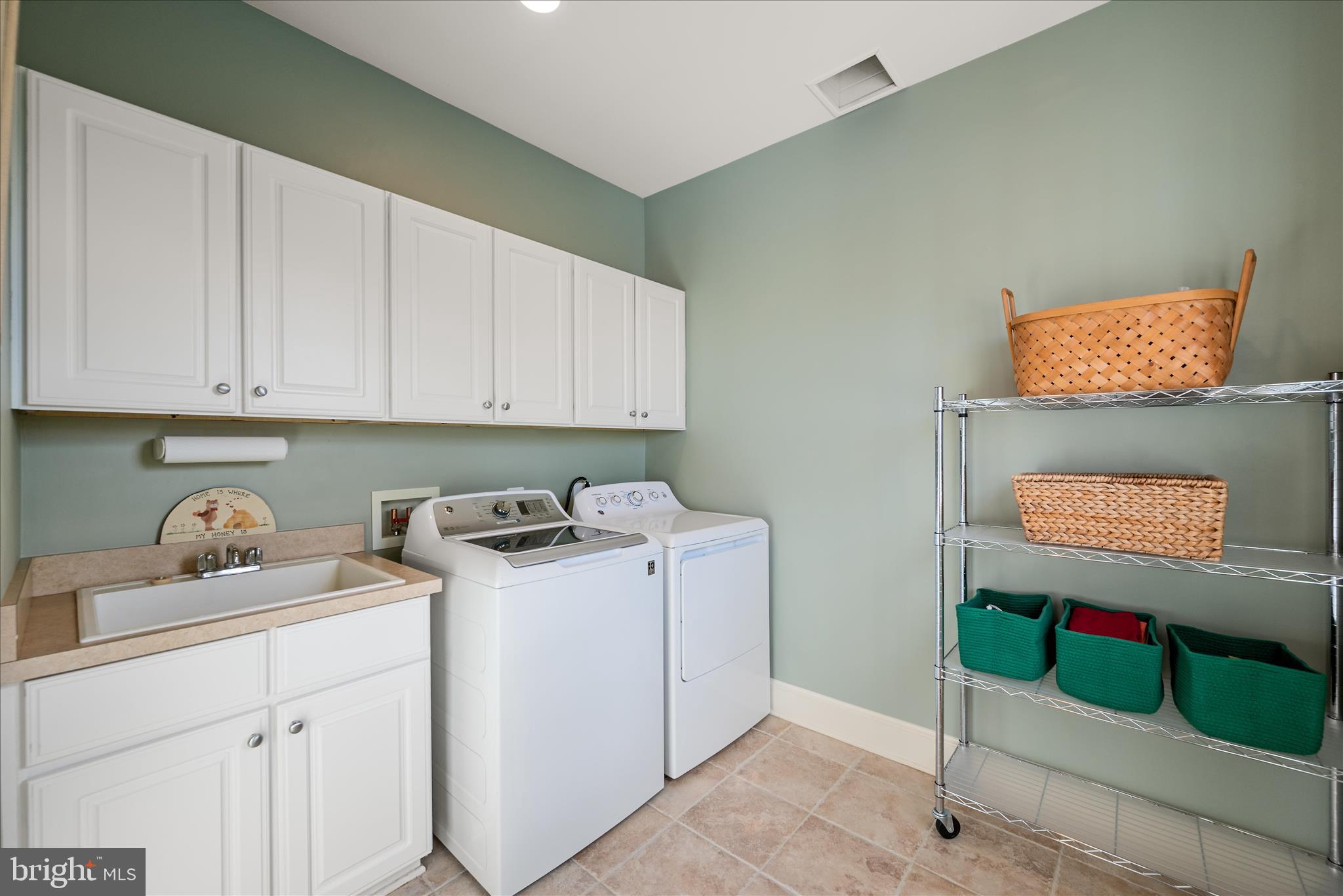 17635 Harmony Church Road Hamilton, VA 20158 - Photo 61 of 108 Laundry on main level