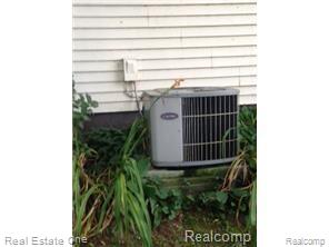 1107 Brighton Lake Road Brighton, MI 48116 - Photo 5 of 17 5.jpg