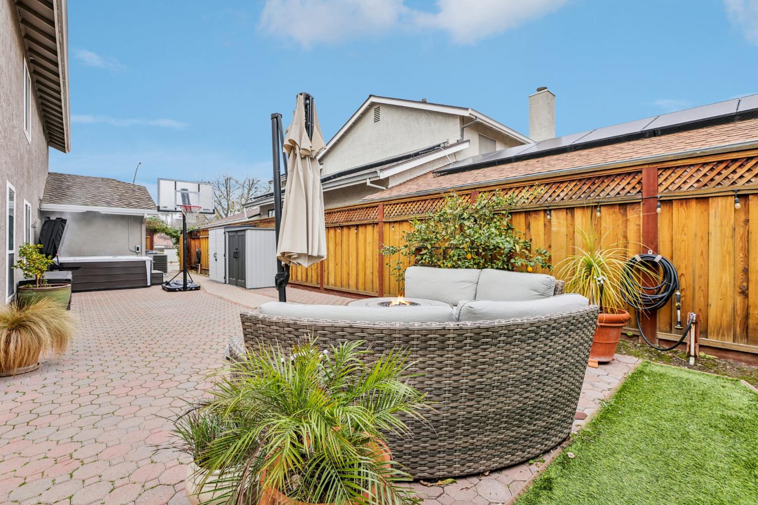 1890 Spring Valley Way Tracy, CA 95377 - Photo 33 of 35