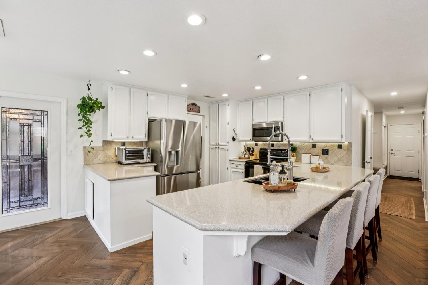 1890 Spring Valley Way Tracy, CA 95377 - Photo 9 of 35