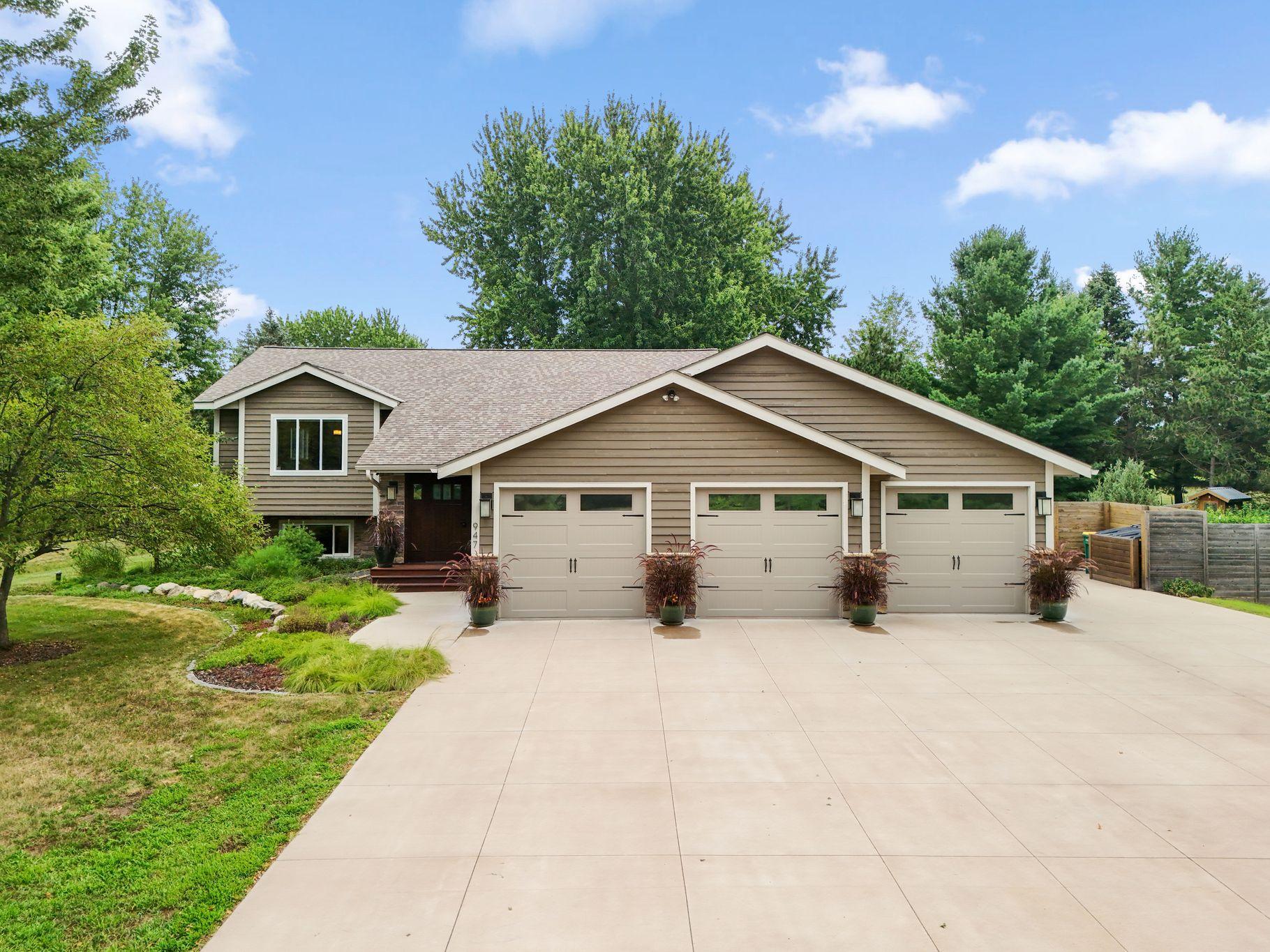 947 Sherman Road Hudson, WI 54016 - Photo 2 of 44 Gallery Image 2