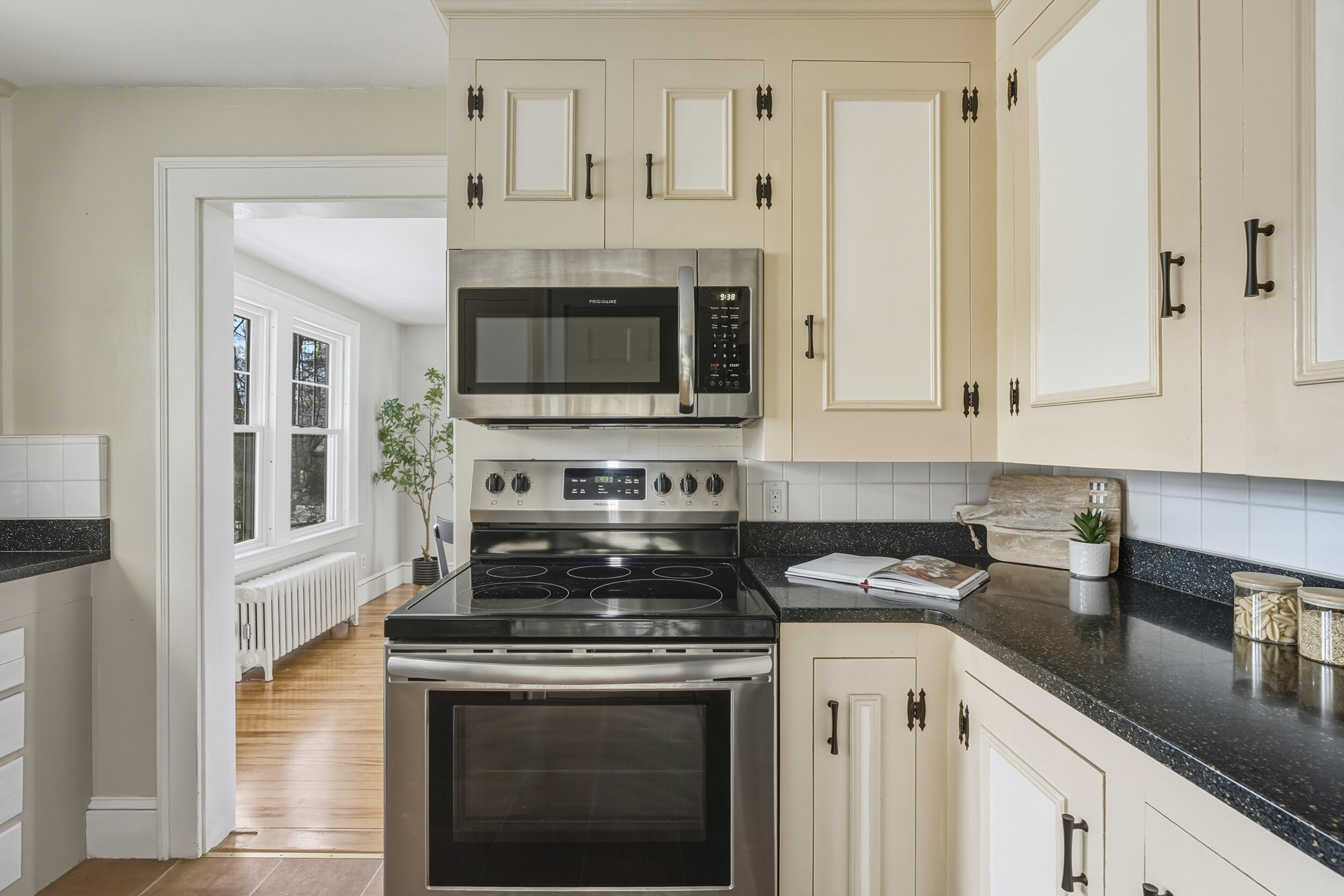 28 Clifford Street South Portland, ME 04106 - Photo 9 of 50 24_28clifford-45