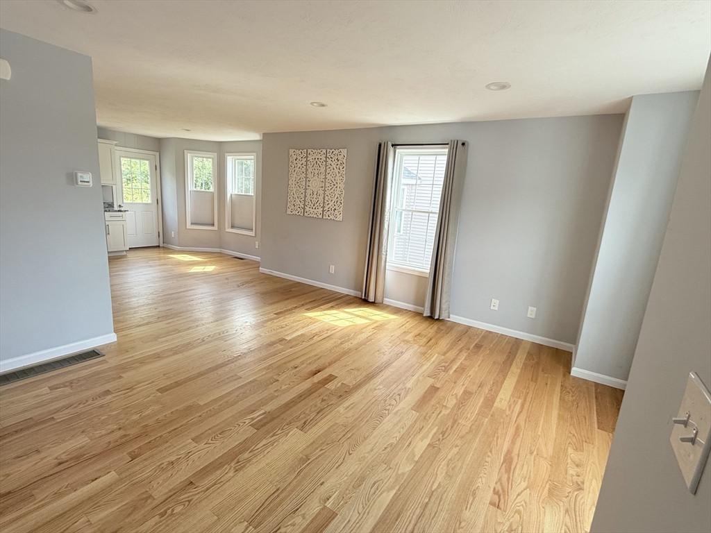 85 Riley Road, Unit 115 Tyngsborough, MA 01879 - Photo 8 of 26 Gallery Image 8