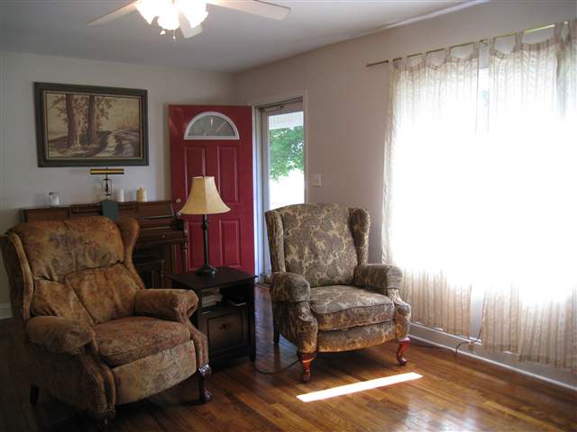 24339 Spring Creek Road Washington, IL 61571 - Photo 7 of 9 Gallery Image 7