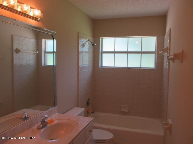 10530 Slay Road Jacksonville, FL 32219 - Photo 14 of 18 Hall Bathroom