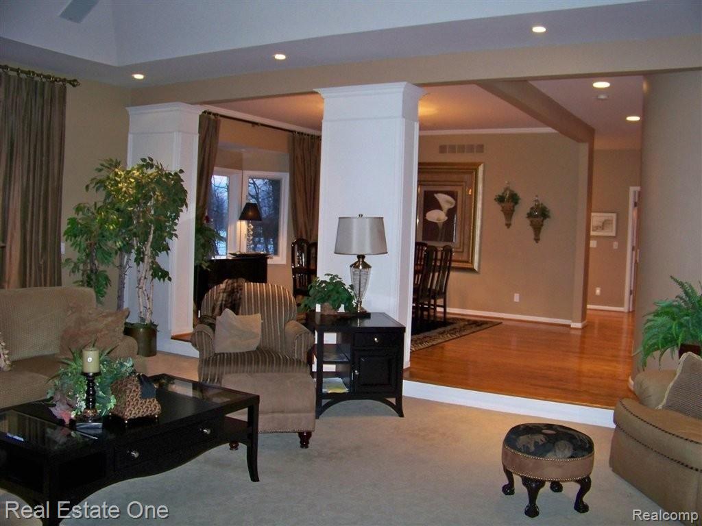 3641 Warwick Drive Rochester, MI 48309 - Photo 7 of 25 Great Room To Dining