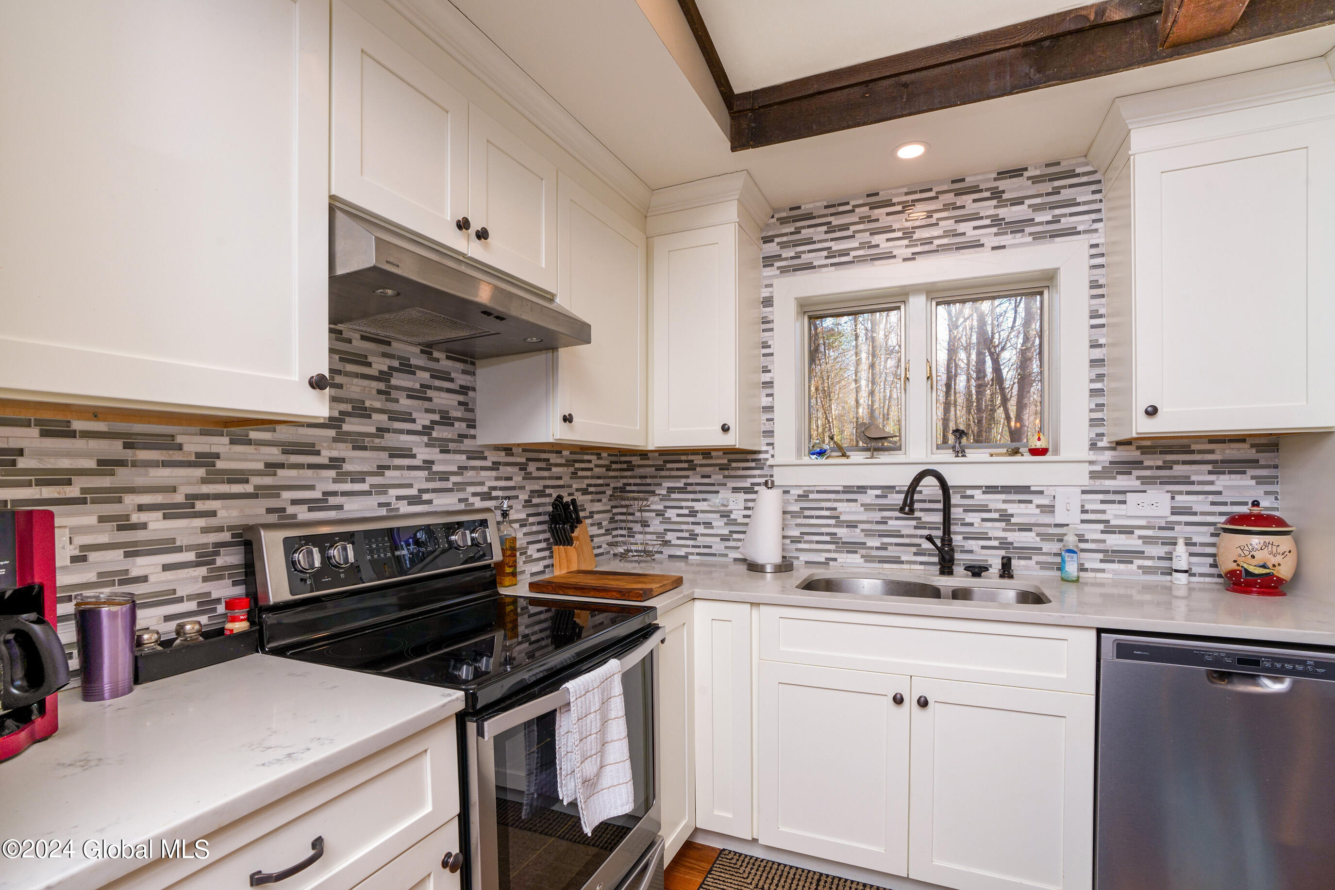 108 Ruggles Road Wilton, NY 12866 - Photo 7 of 34 Kitchen