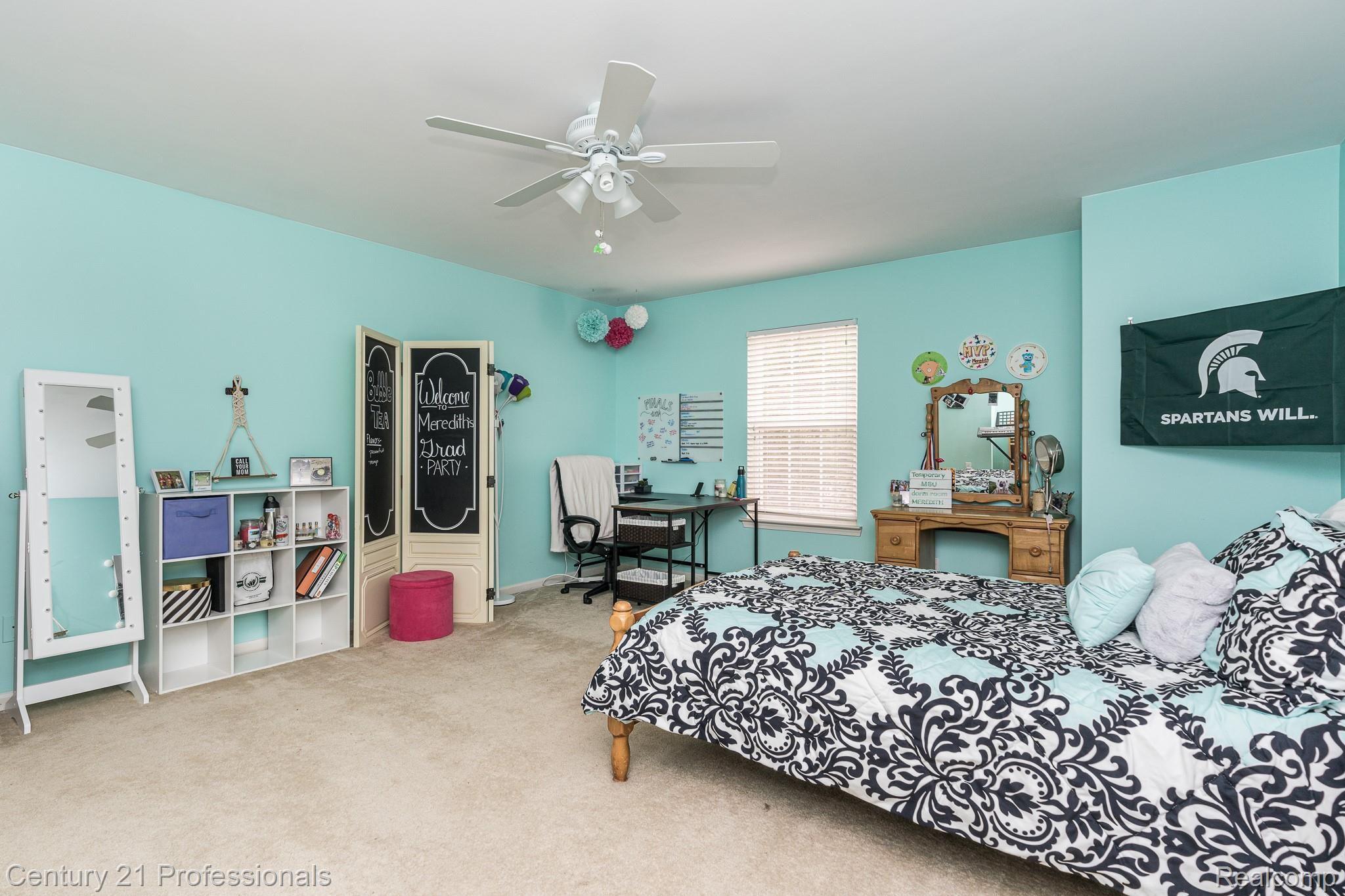 663 West Bluff Court Rochester, MI 48307 - Photo 21 of 38 663 W Bluff MLS-W025.jpg