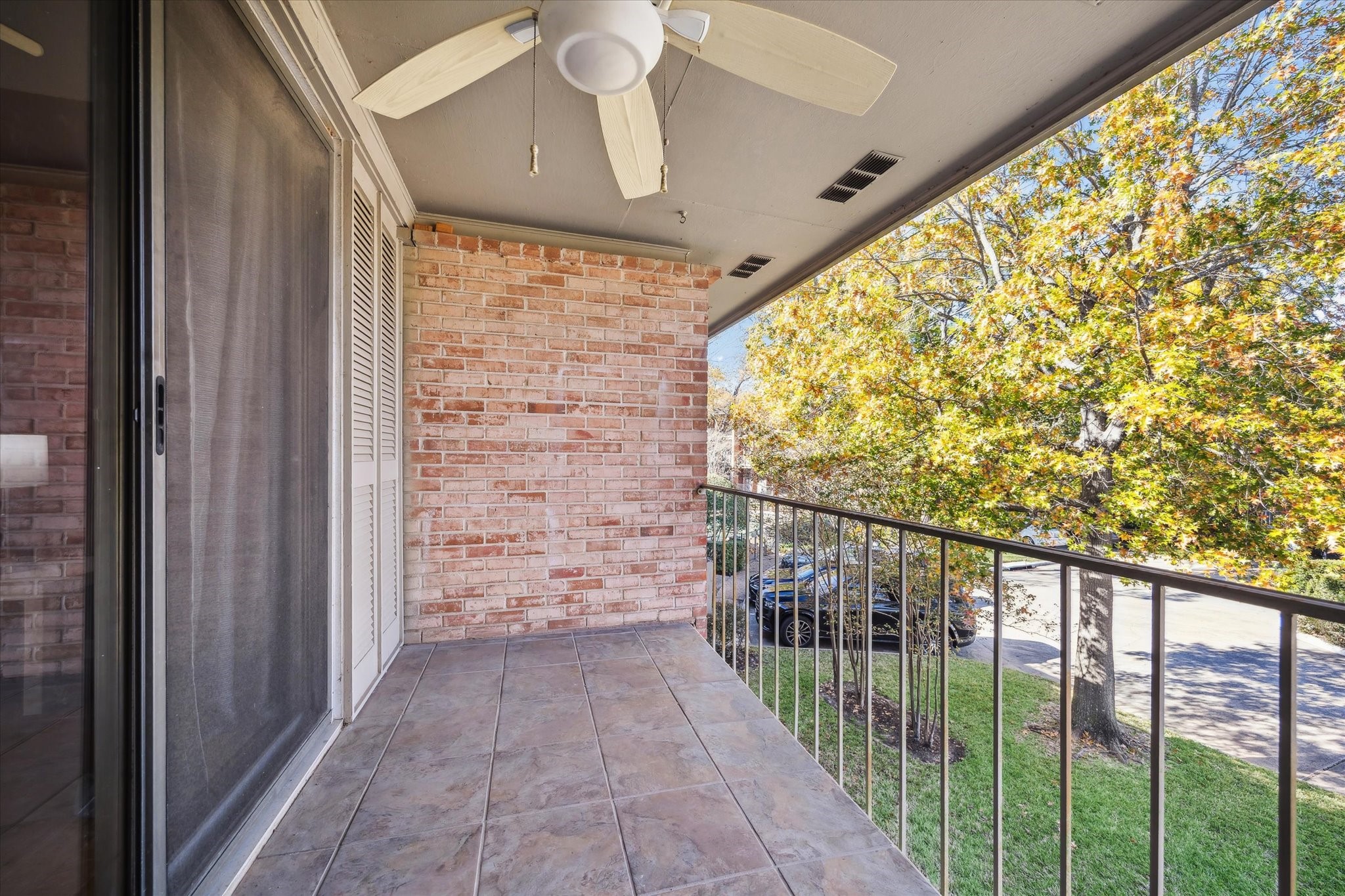 6465 Bayou Glen Road Houston, TX 77057 - Photo 14 of 15 a view of hallway with stairs