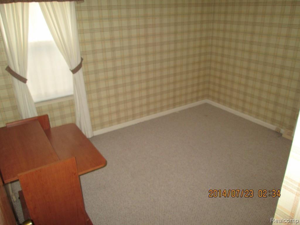 1409 Hampton Road Mount Clemens, MI 48043 - Photo 12 of 22 015.jpg