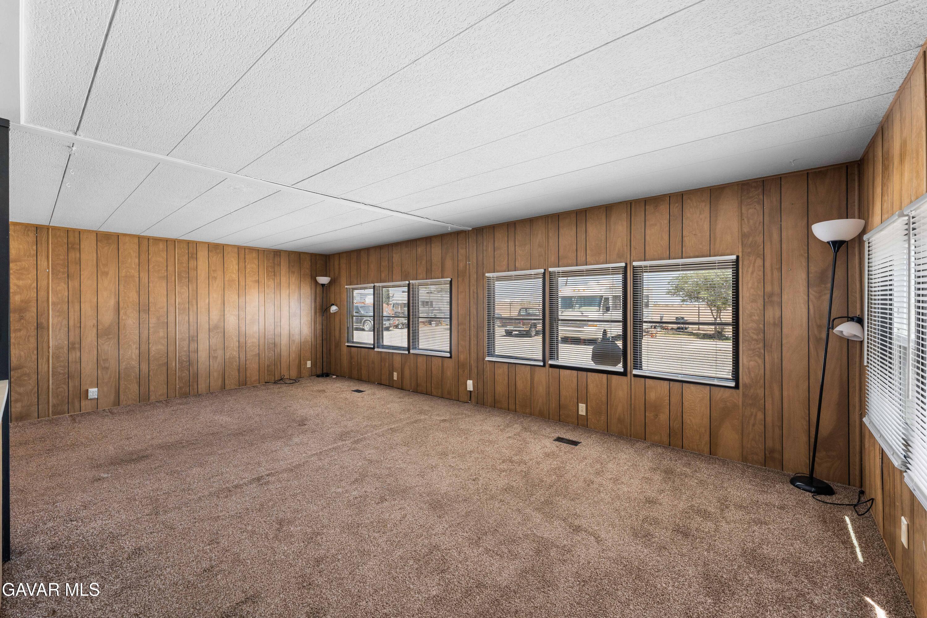 2121 Nadeau Street Mojave, CA 93501 - Photo 6 of 36 Nadeau St-9