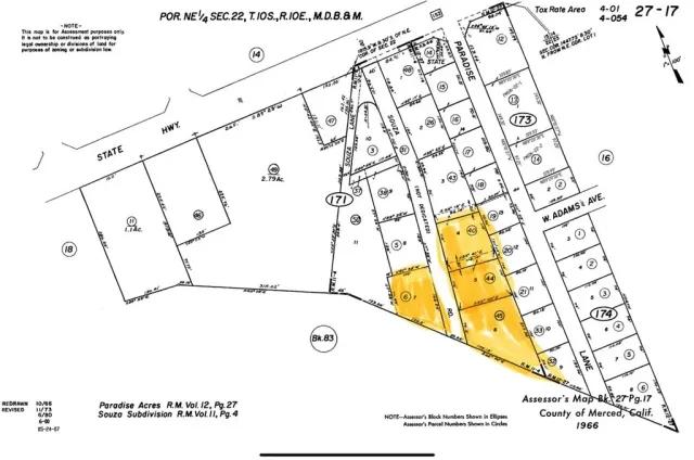 a backyard with a outdoor space