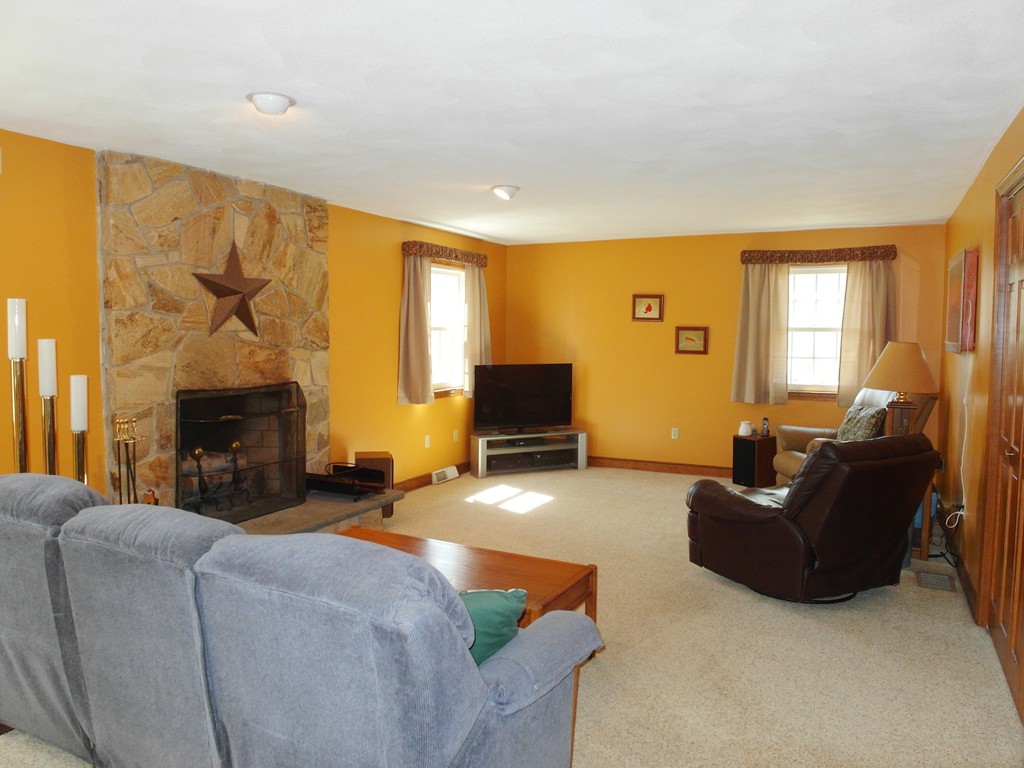 8 Sandstone Way Ashland, MA 01721 - Photo 9 of 30 Gallery Image 9