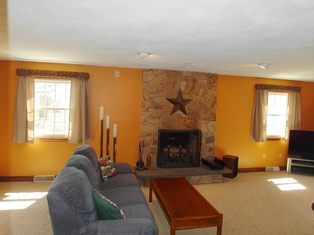 8 Sandstone Way Ashland, MA 01721 - Photo 10 of 30 Gallery Image 10
