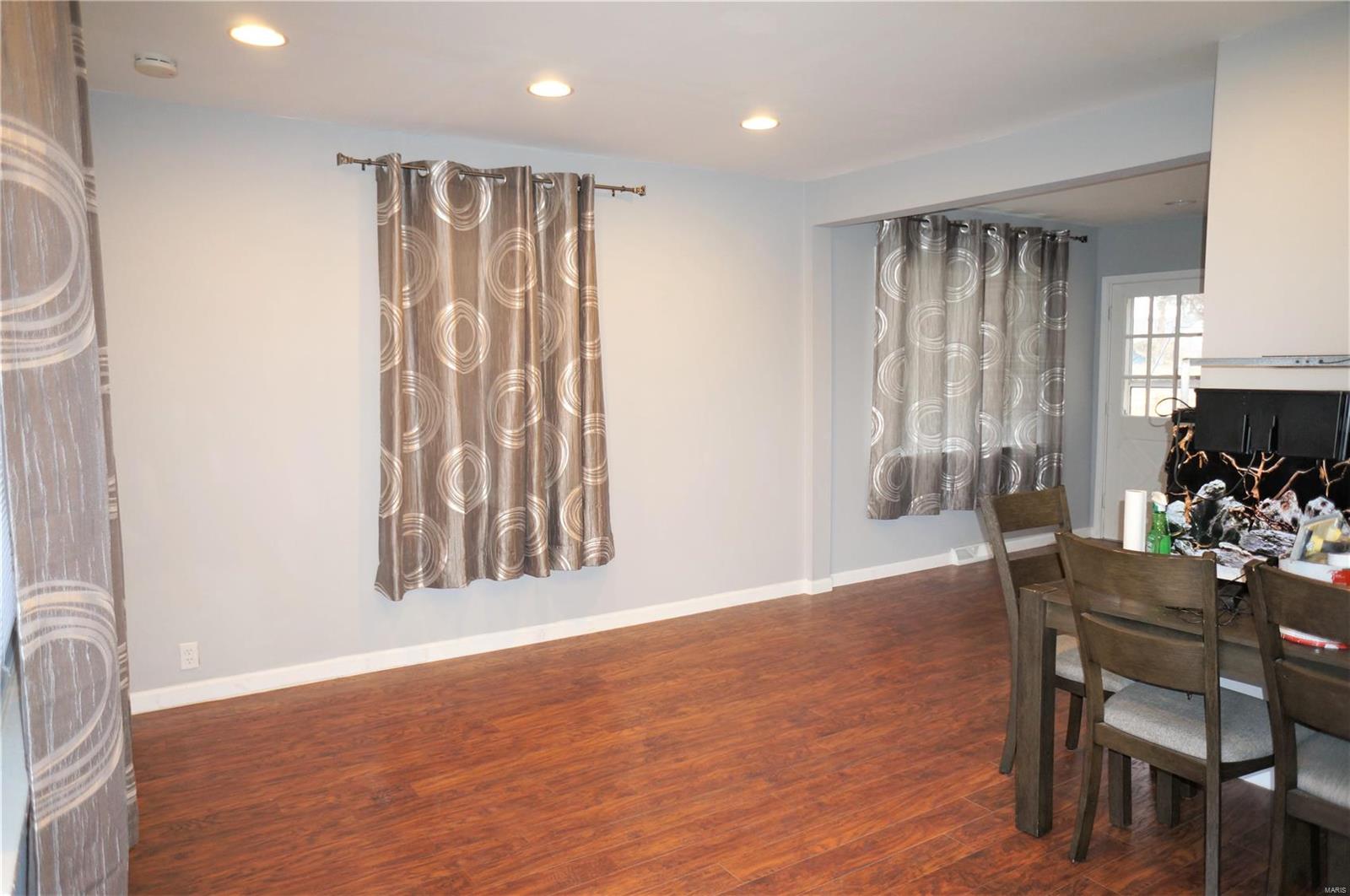 412 West Ripa Avenue St. Louis, MO 63125 - Photo 4 of 31 Gallery Image 4