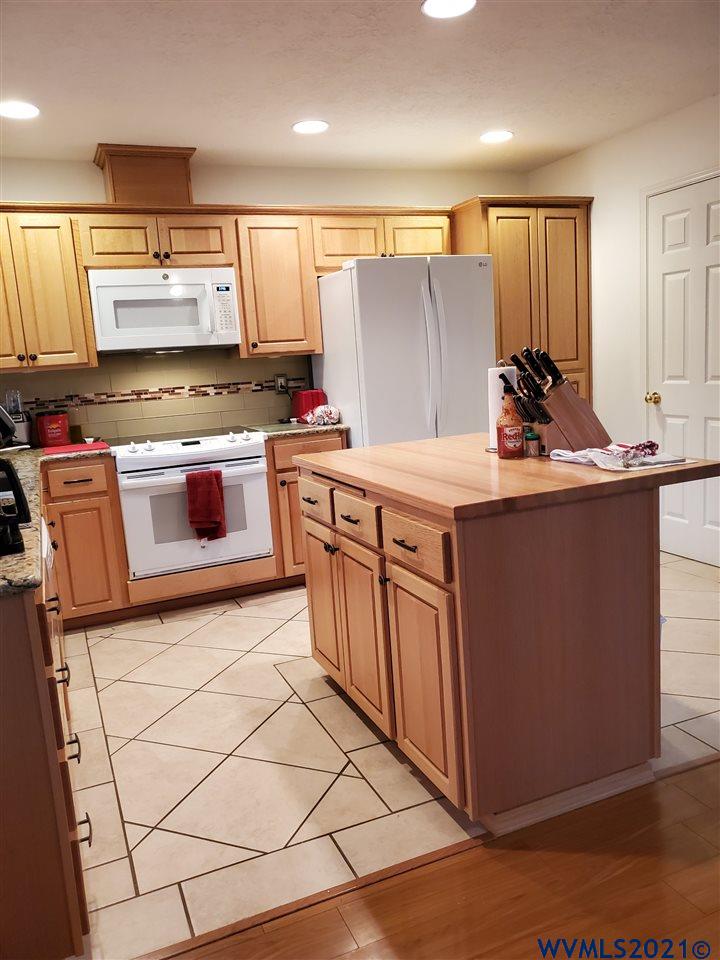 7990 Oneil Road Northeast Keizer, OR 97303 - Photo 12 of 20 Gallery Image 12
