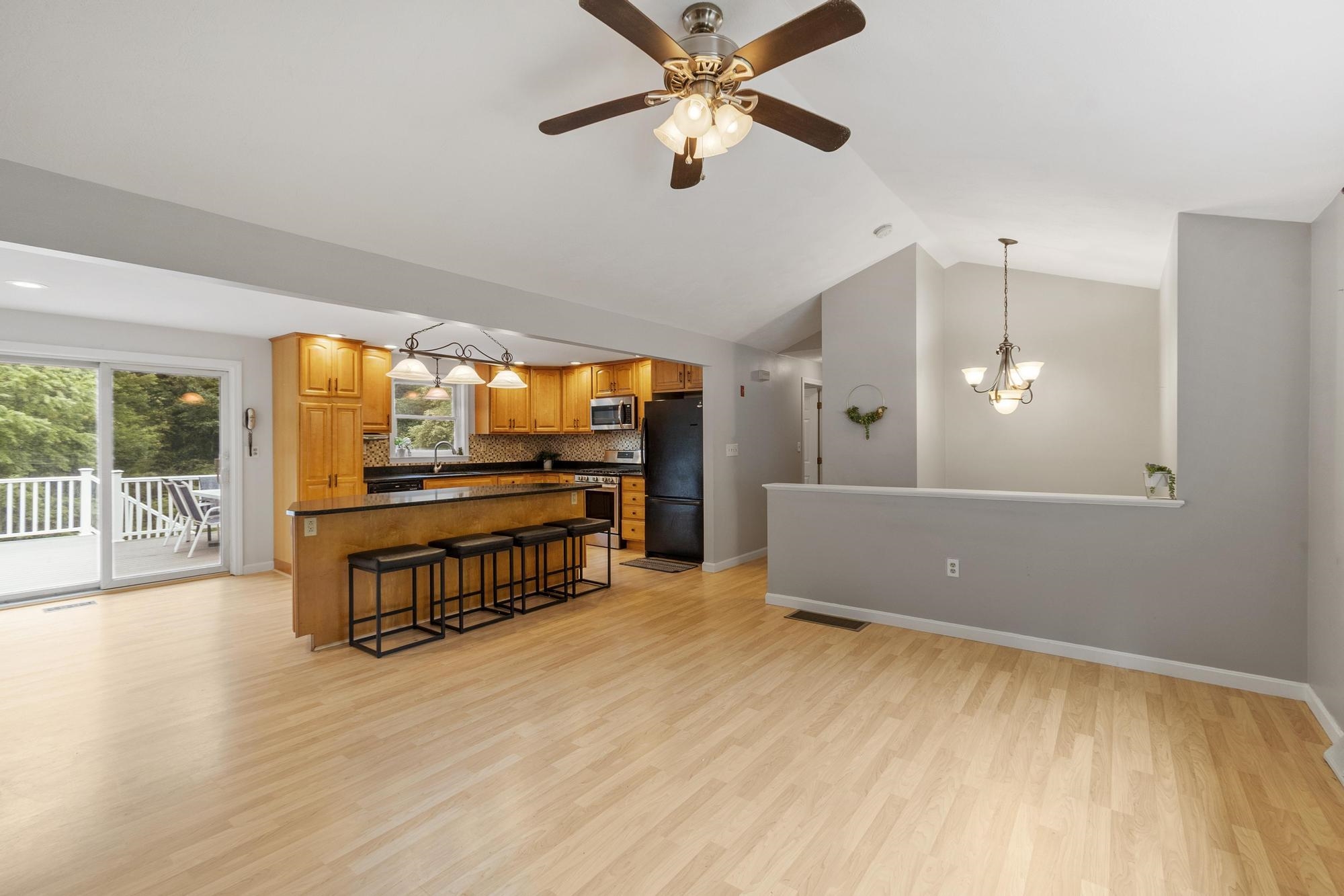 113 Newton Road Plaistow, NH 03865 - Photo 7 of 60