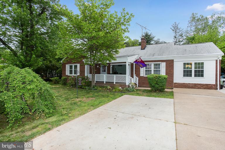 8921 Sudley Road Manassas, VA 20110 - Photo 2 of 19 Exterior (Front)