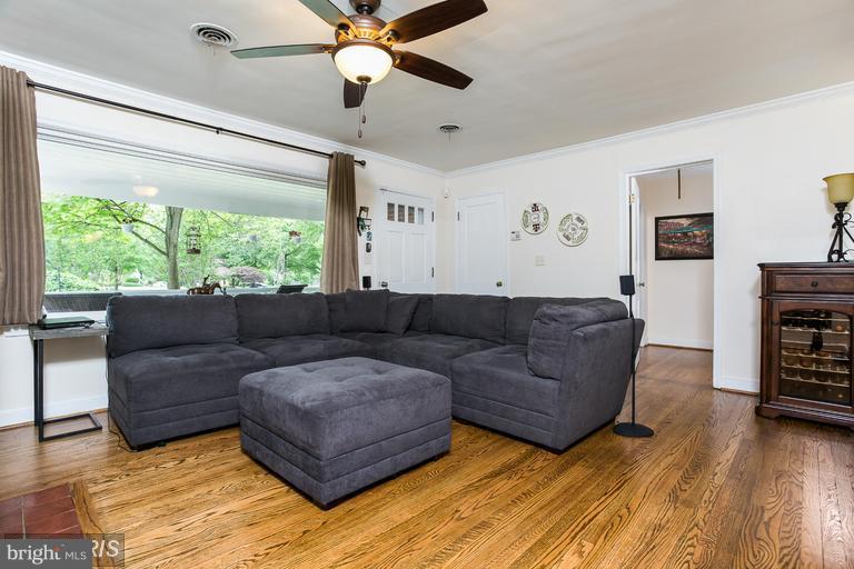 8921 Sudley Road Manassas, VA 20110 - Photo 5 of 19 Family Room