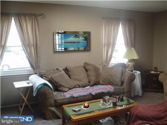 33 Westbridge Road Bear, DE 19701 - Photo 3 of 12 Living Room