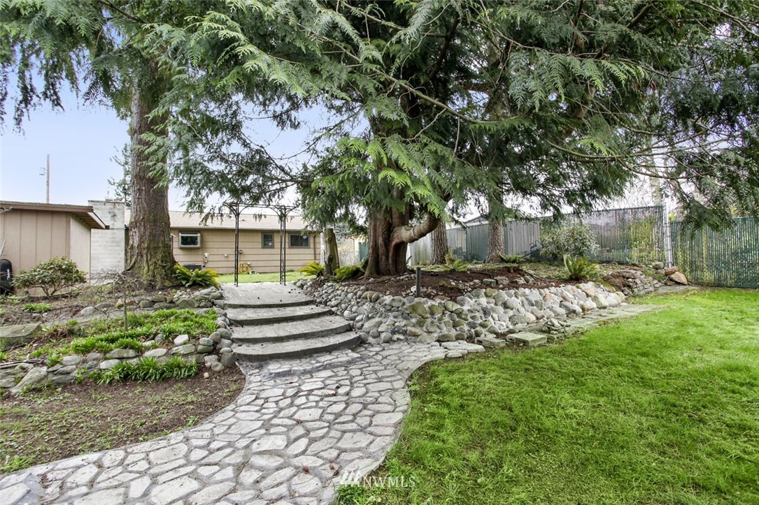 11680 Southeast 164th Street Renton, WA 98058 - Photo 16 of 21 Gallery Image 16