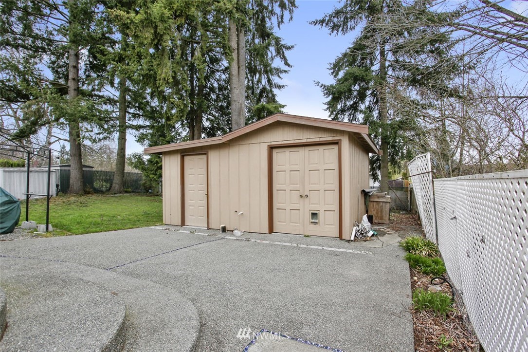 11680 Southeast 164th Street Renton, WA 98058 - Photo 17 of 21 Gallery Image 17