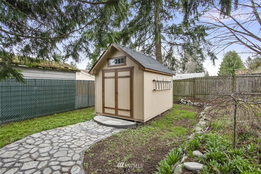 11680 Southeast 164th Street Renton, WA 98058 - Photo 20 of 21 Gallery Image 20