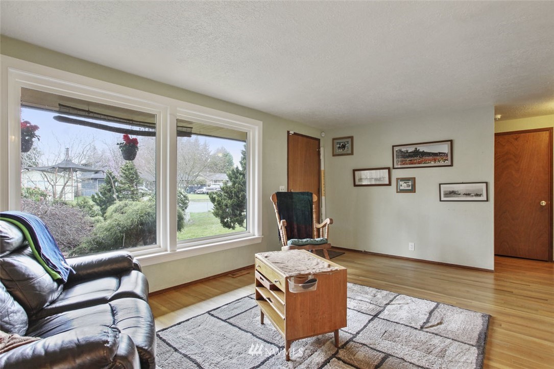 11680 Southeast 164th Street Renton, WA 98058 - Photo 5 of 21 Gallery Image 5