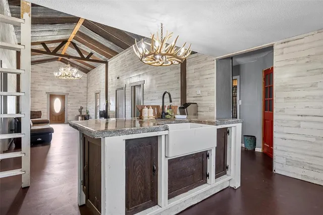 $450,000 | 9205 State Highway 31 West, Purdon, TX 76679