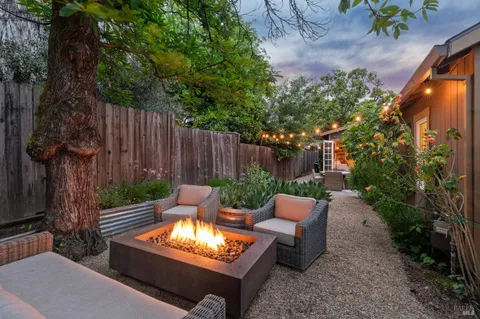 $1,100,000 | 236 Powell Avenue, Healdsburg, CA 95448